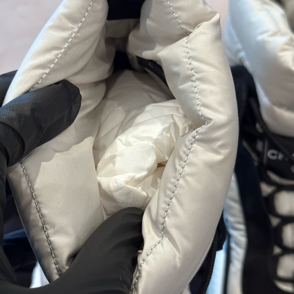 Chanel winter boots - Picture 8 of 11